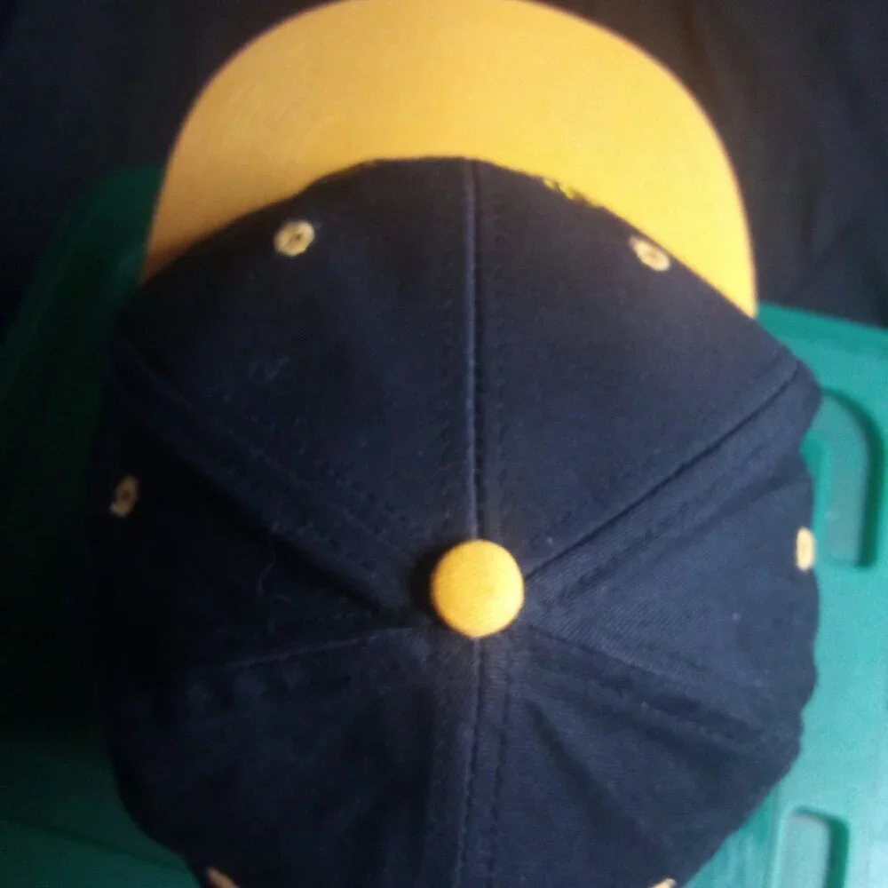 Deadstock Vintage Glasgow Yellowjackets Snap Hat Cap